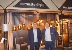 William Joosten en Bob Beumers van lampenproducent Masterlight, dat in een stand met een lengte van 50 meter tal van nieuwe verlichtingsproducten presenteerde.